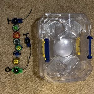 BeyBlade Stadium, Beys and rippers